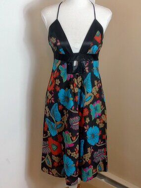 Sexy, Low-Cut Sundress / Size Small / by Tres Chic